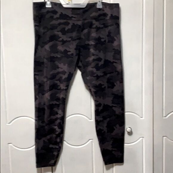 Wild Fable Gray Camouflage Leggings size 2X - Picture 1 of 7
